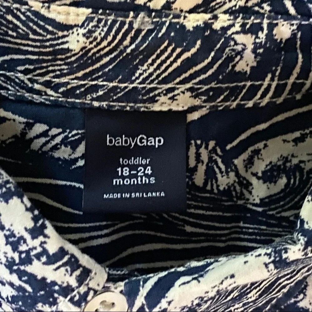 Bundle of 2 Baby Gap button down shirts